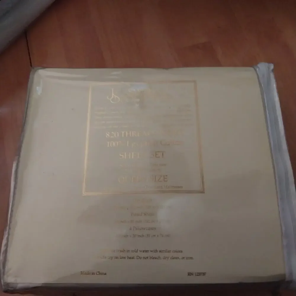 JS Sanders Collection Queen Sheets Set - Picture 3 of 3